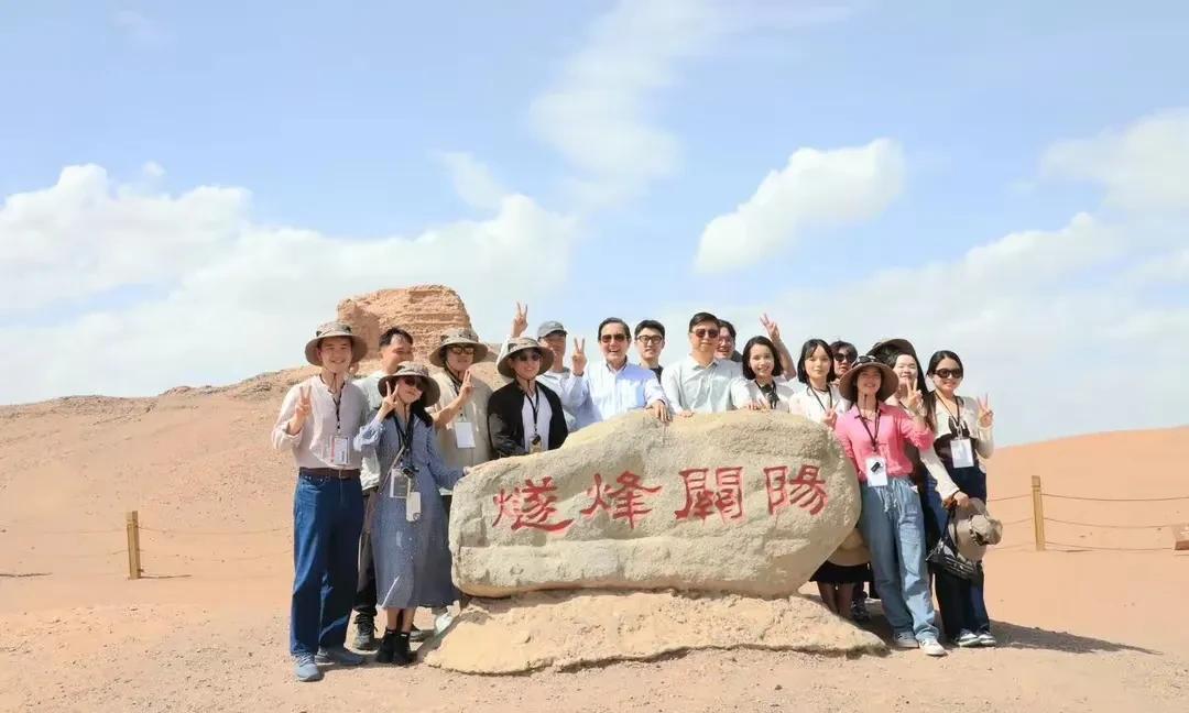 马英九暑假又要来大陆，这次是去四个直辖市，两个省份。现在看报道不是主动邀请，是
