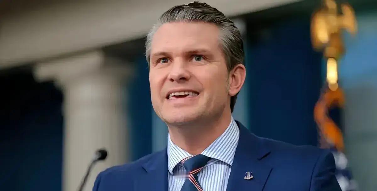 美国国防部长赫格塞斯12月7日公开表示，美国并不是要试图阻止东方大国发展。赫格