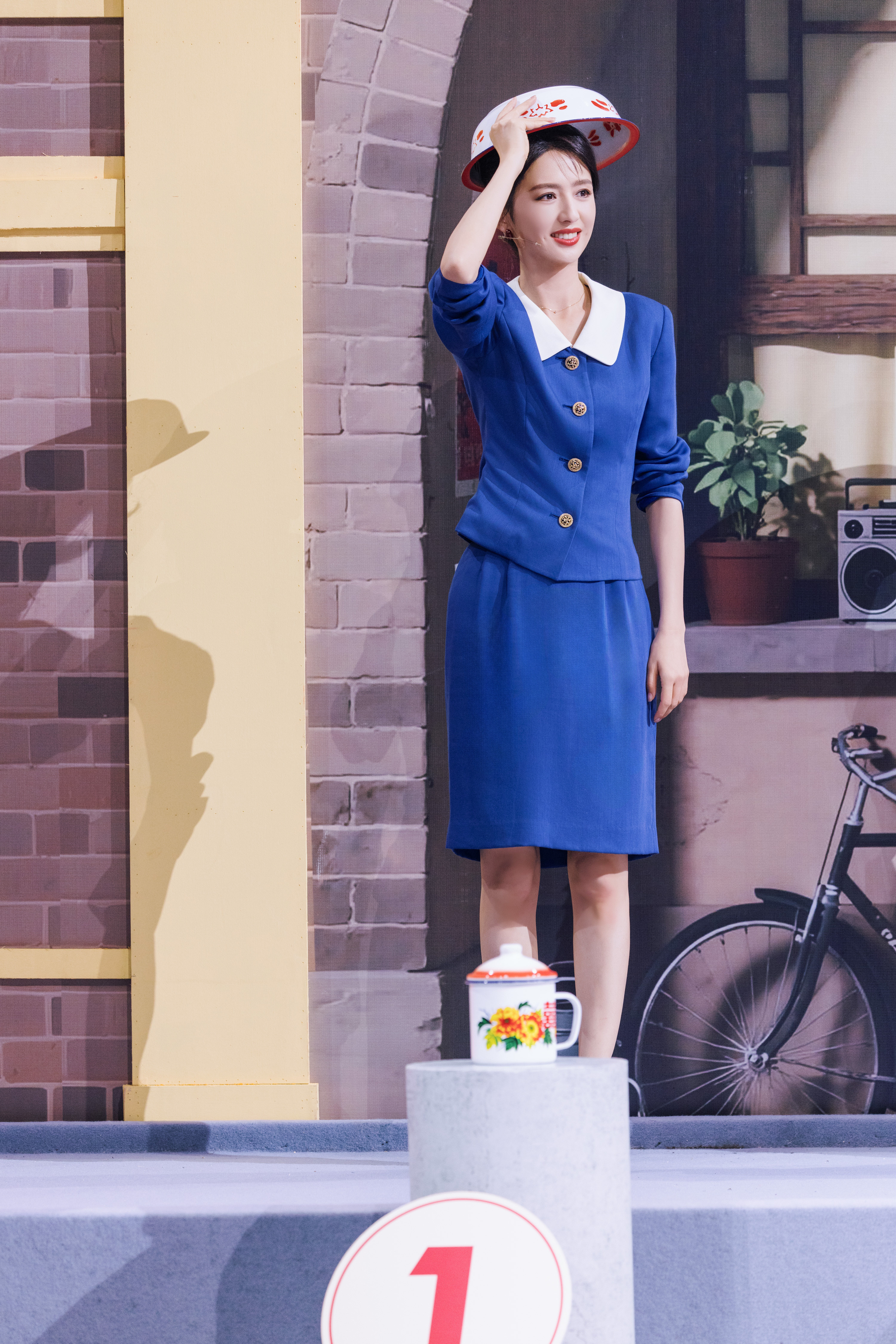 你好佟丽娅在复制粘贴的时代，你是手写的诗