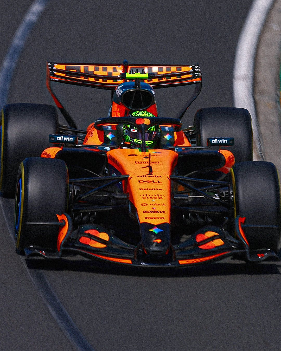 f1诺里斯的赛车因为变速箱的问题，提前结束了FP12026f1澳大利亚大奖赛