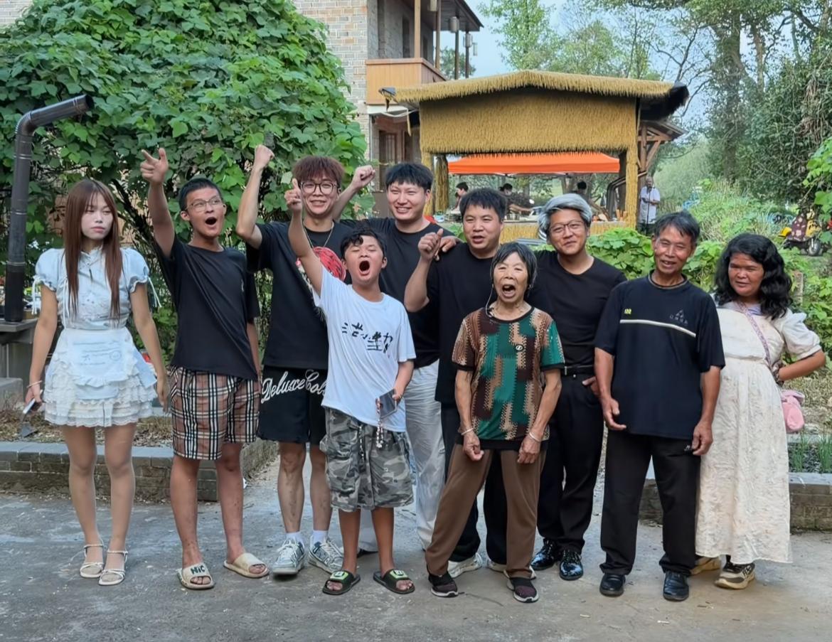 “范马家族”再添新成员！小马云和另外一位“大神”站在最前方，黄银勋这是要彻底入