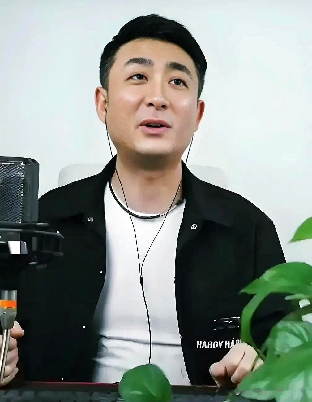 郭德纲亲师弟郭晓小道出网络现实：每逢郭德纲出风波，一批人就等来流量盛宴！吃完就走