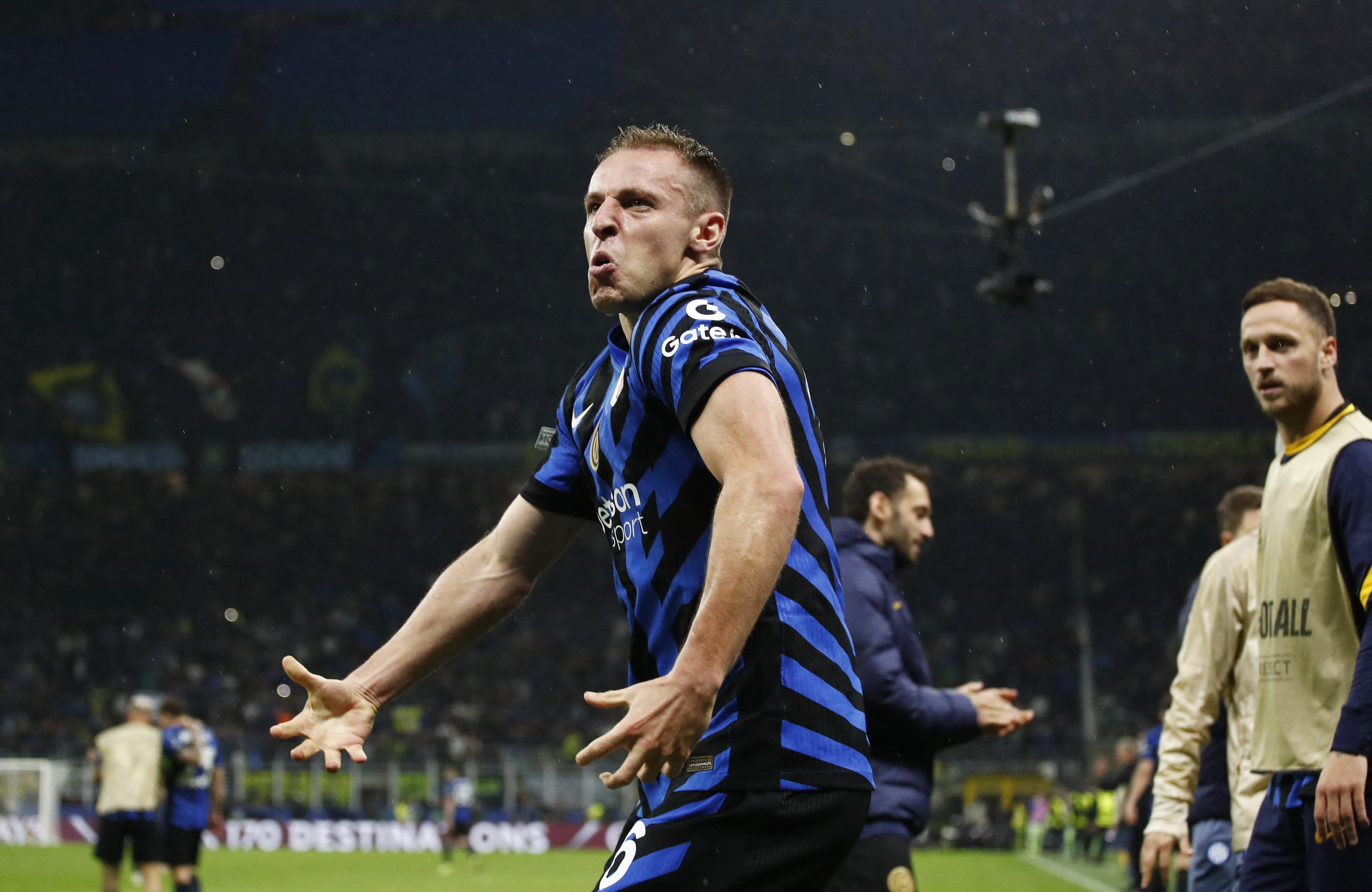 都体: 尤文与弗拉泰西进行初步联系, 国米要价至少3500万欧仍偏高