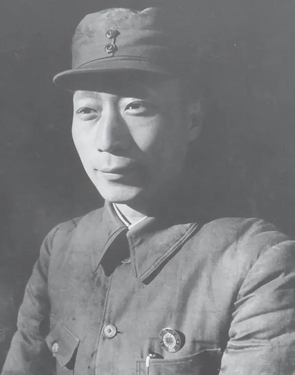 1948年，毛主席的厨师正要杀鱼，却被聂荣臻一把按住手：“先别急着杀，看着有点问