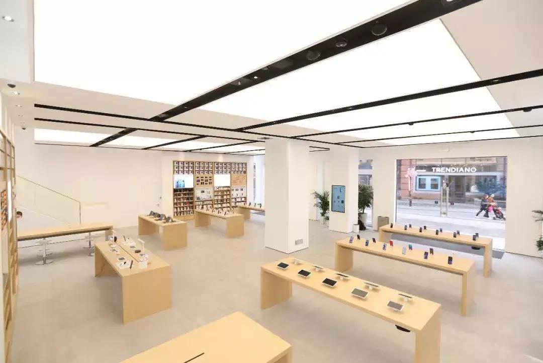 大家看一下，这两个店有没有明显区别？像不像同一个行业？还是明显就是有区别？不同的