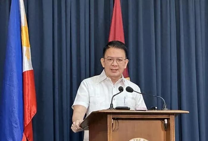 埃斯库德罗绝对是学过“化骨绵掌”，他直接把对莎拉的弹劾案，大事化小，小事化了，直