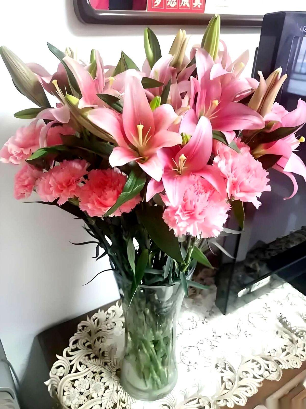 “老婆要是在家做饭带娃，不能靠娘家帮我铺路，那我要她干嘛？”这话，是从朋友家一