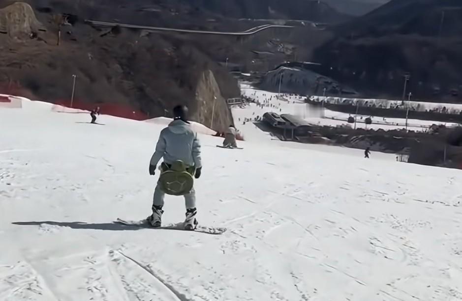 其实马龙是个搞笑男不是因为他爱逗别人笑其实他并不像表面看上去那么严肃，私