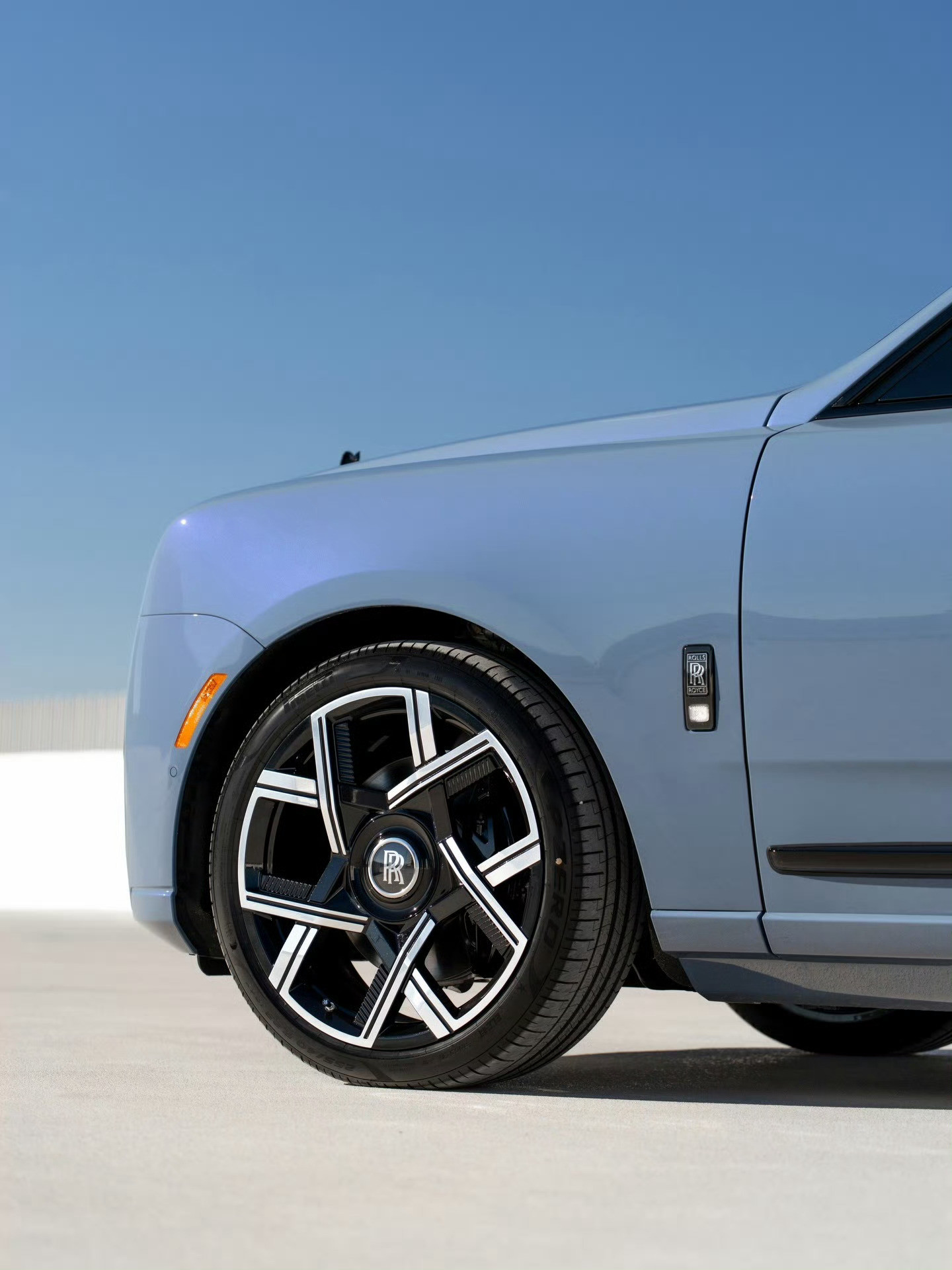 劳斯莱斯CullinanBlackBadge