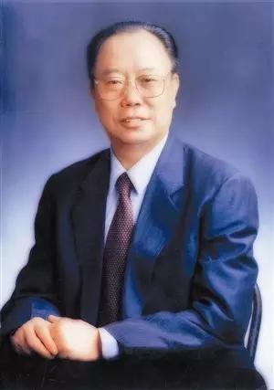 厉有为，出生于1938年1月，中共党员。曾任广东省委常委，深圳市委书记。厉
