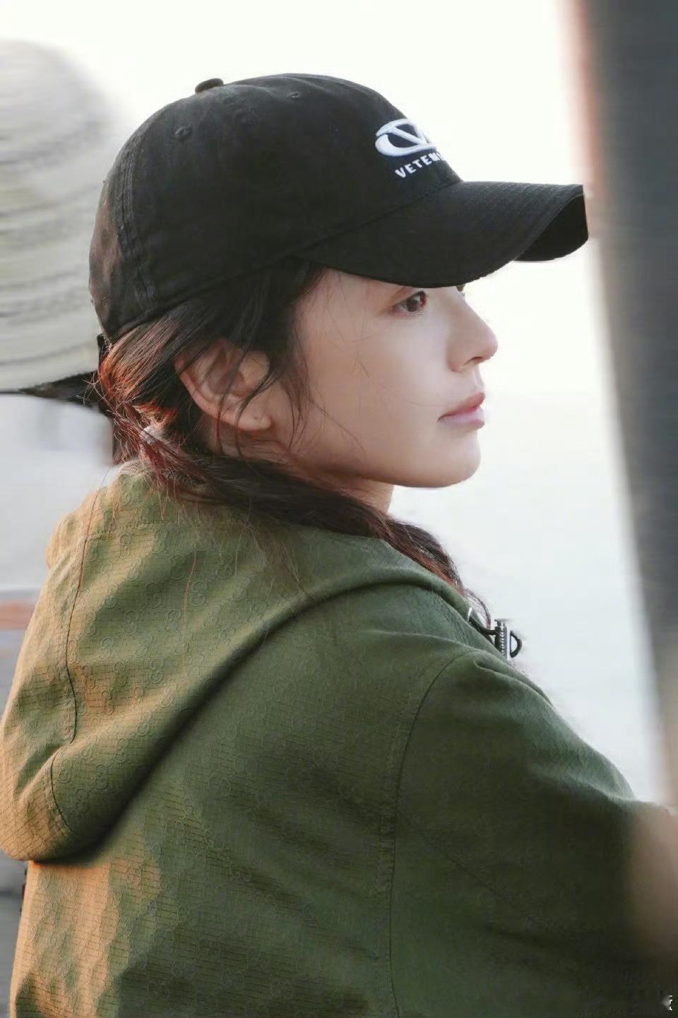 田曦薇回应哭了田曦薇素颜热气球照谁被美到了?素颜状态超抗打,搭配热气球氛围感拉满