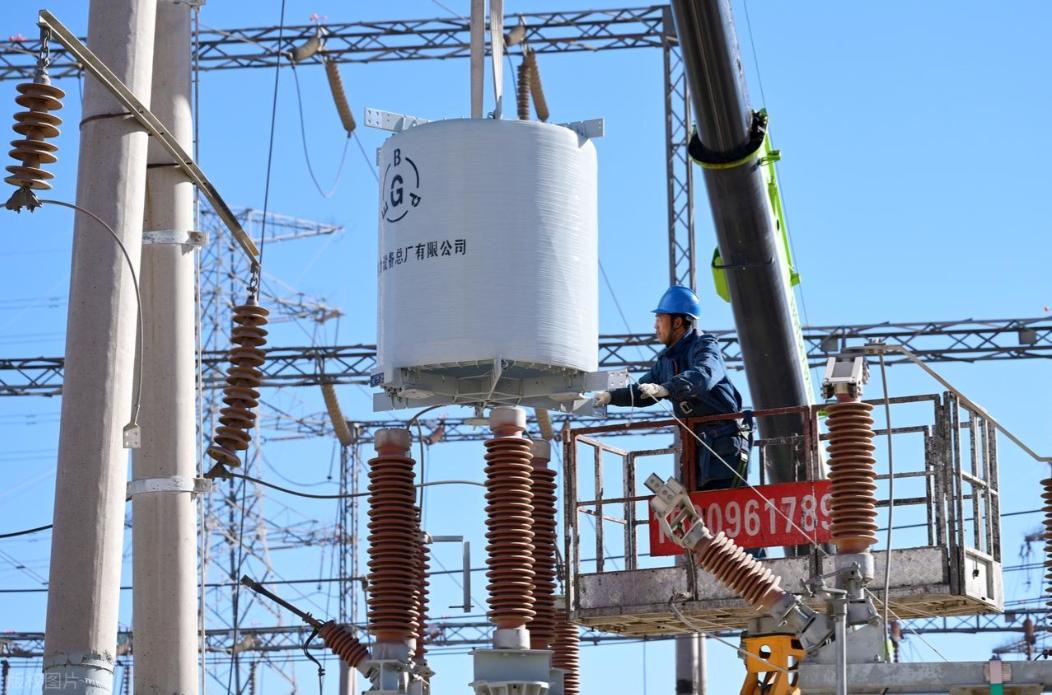 真是活久见！全世界都在盯着那几纳米的芯片打破头，结果马斯克一句话把大家整蒙了：现