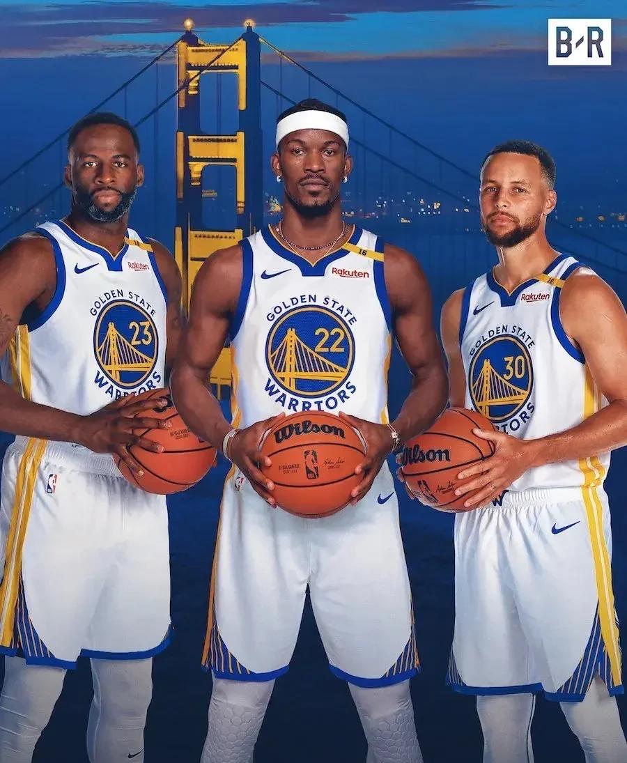 勇三疯再现，库里爆发勇士背靠背客场赢马刺～今天勇士背靠背赢下马刺，绝对是勇士