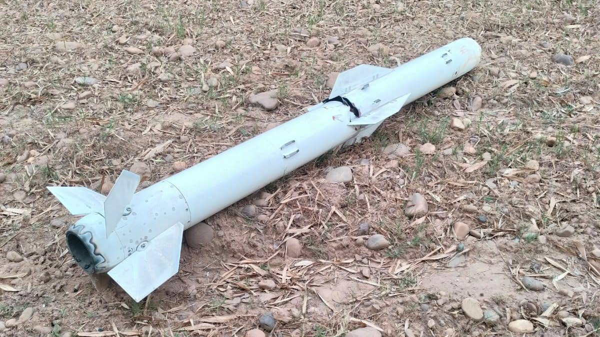 美媒:中国制造的霹雳-15E空对空导弹坠入印度境内基本完好无损