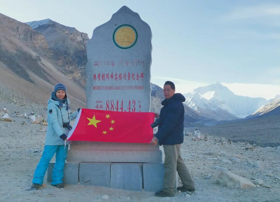 如果有电梯你还会自己爬山吗这个问答很无聊！像黄山，泰山这些景区如果全部装了电梯就