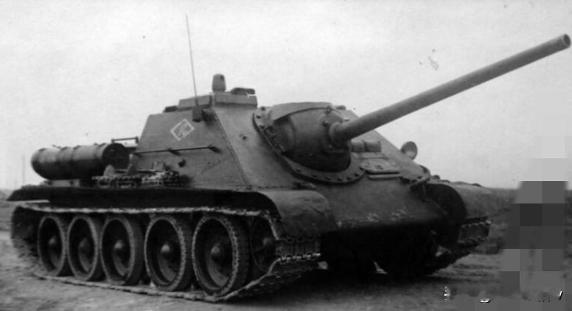 由于可以在现有底盘上安装大尺寸装甲和大口径火炮，来快速获得一款拥有大威力大反坦克