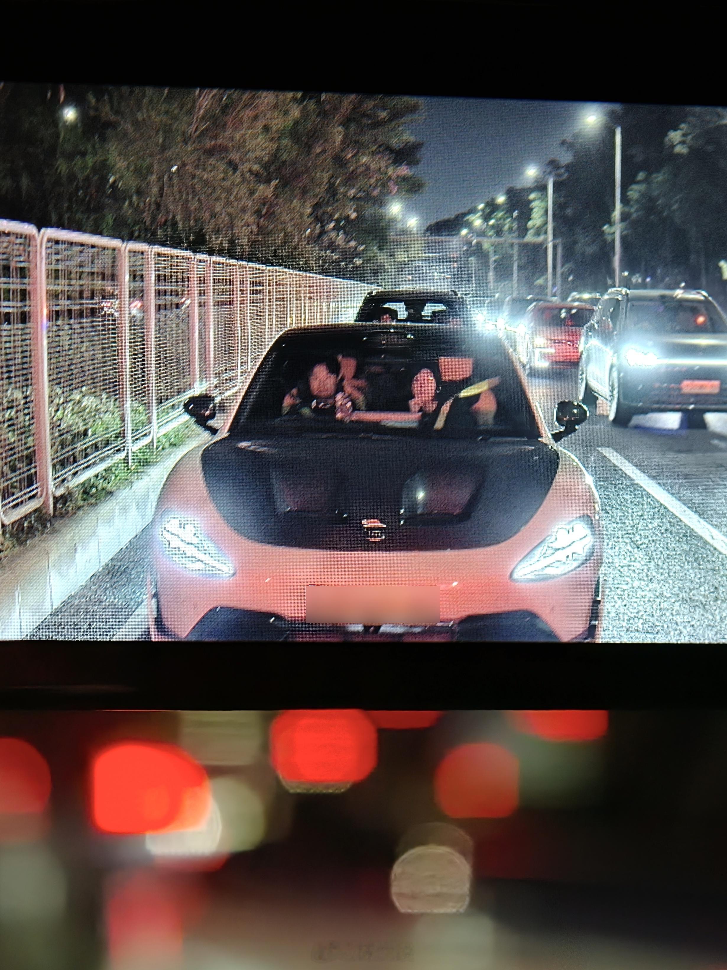 大哥看着比我年轻，但已经干了个挖孔+轮毂定制，加起来60+，还是挺羡慕的🍋