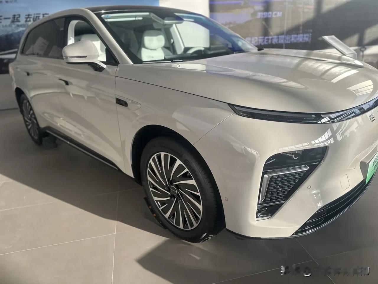 试驾星纪元ET：续航够实在，智能不翻车这个月试了星纪元ET，挑动力和智能这