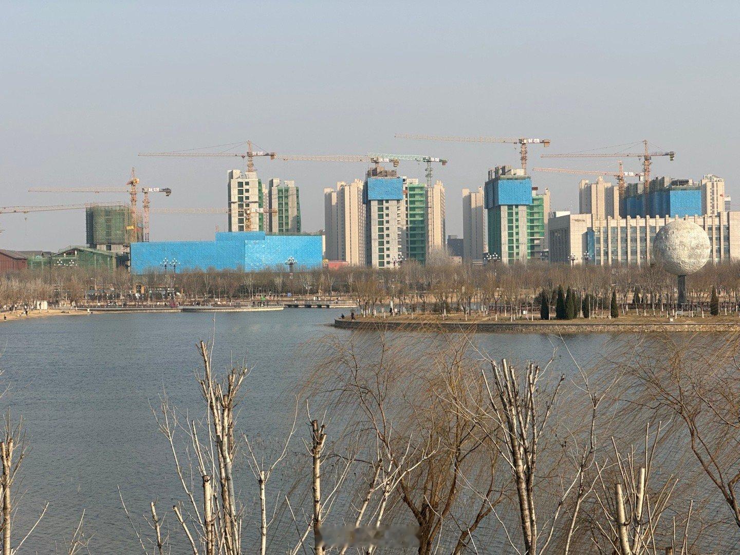 越来越多年轻人选择异地过年我都想异地过年，感觉现在过年没年味，就是一个聚会吃饭，