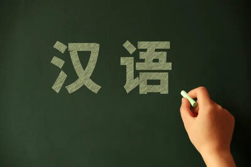 文科生不建议报的专业。一说到文科生。其实报的最多的还是汉语言，会计法学。