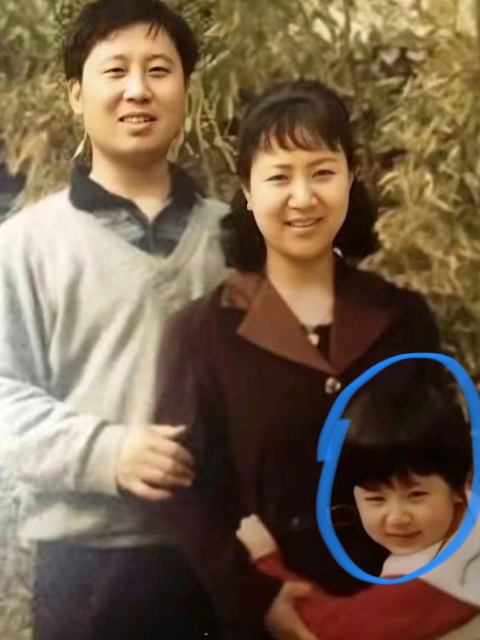 杨紫一家好神奇！共用同一张脸