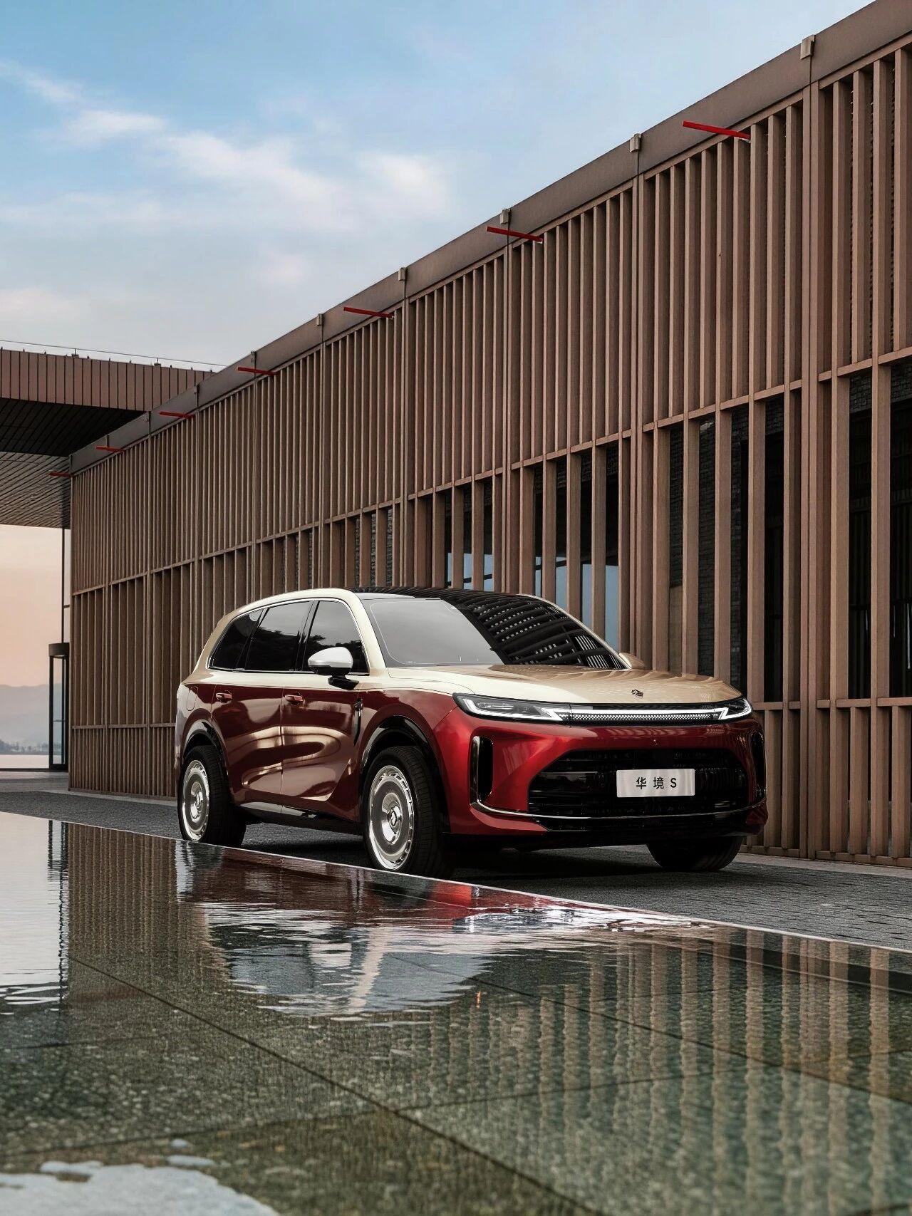 别的不说，路上遇到这种尺寸+这样双拼色的大车，真以为是劳，高低得让它一让[狗头]