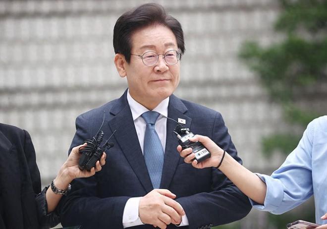 太不要脸了！泽连斯基公开喊话，不给韩国留颜面，谁知李在明做得更绝！ 8月11
