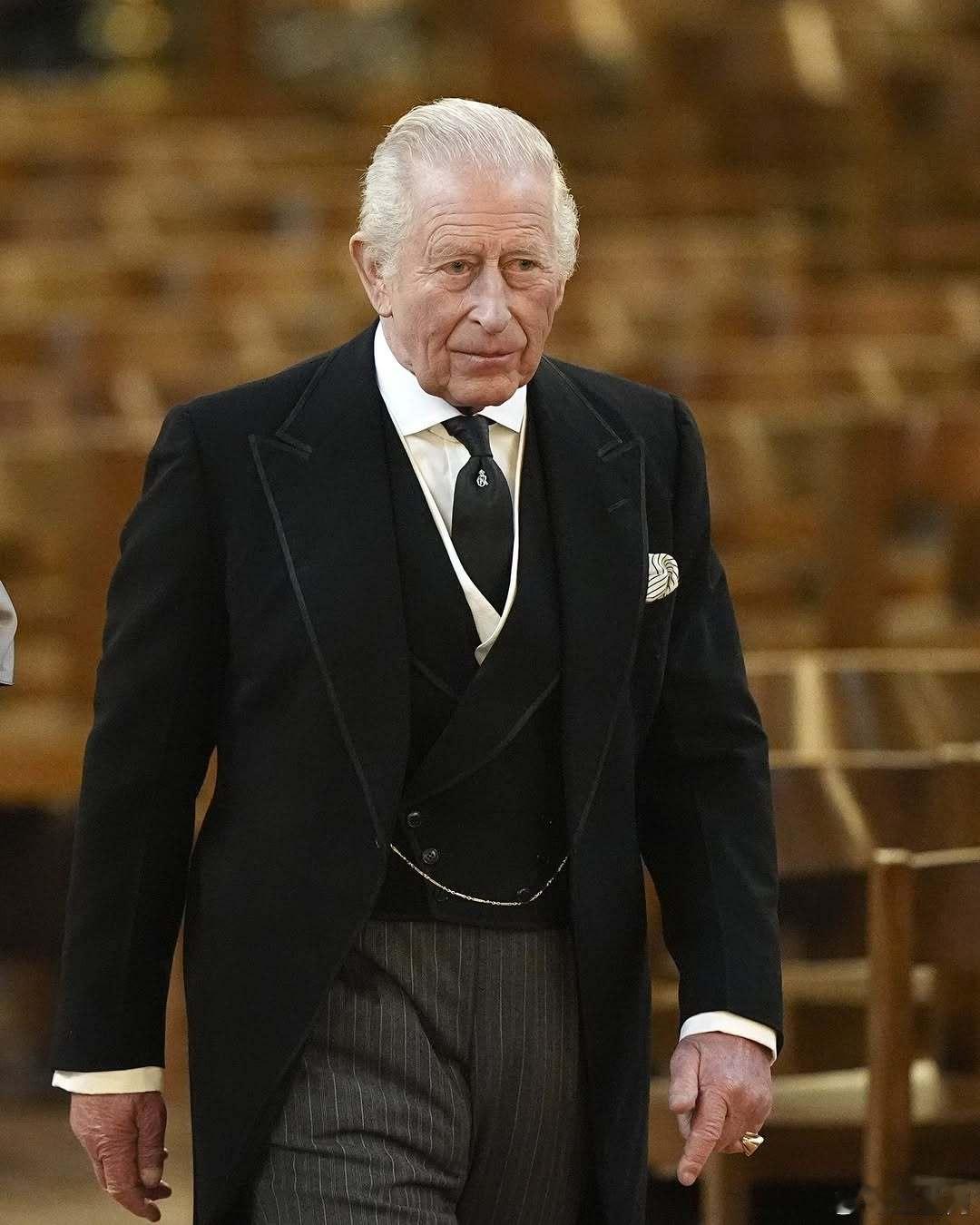 英国王室🇬🇧查尔斯国王和儿媳妇凯特王妃面色都不大好，国王感觉是在强撑着，送