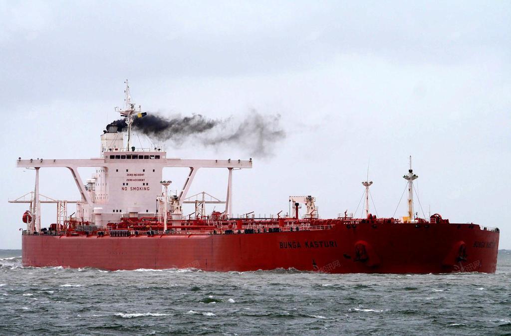 全程未遭遇抵抗，30万吨伊朗油轮巨轮被美军俘虏：190万桶石油要栽了！参考消息报