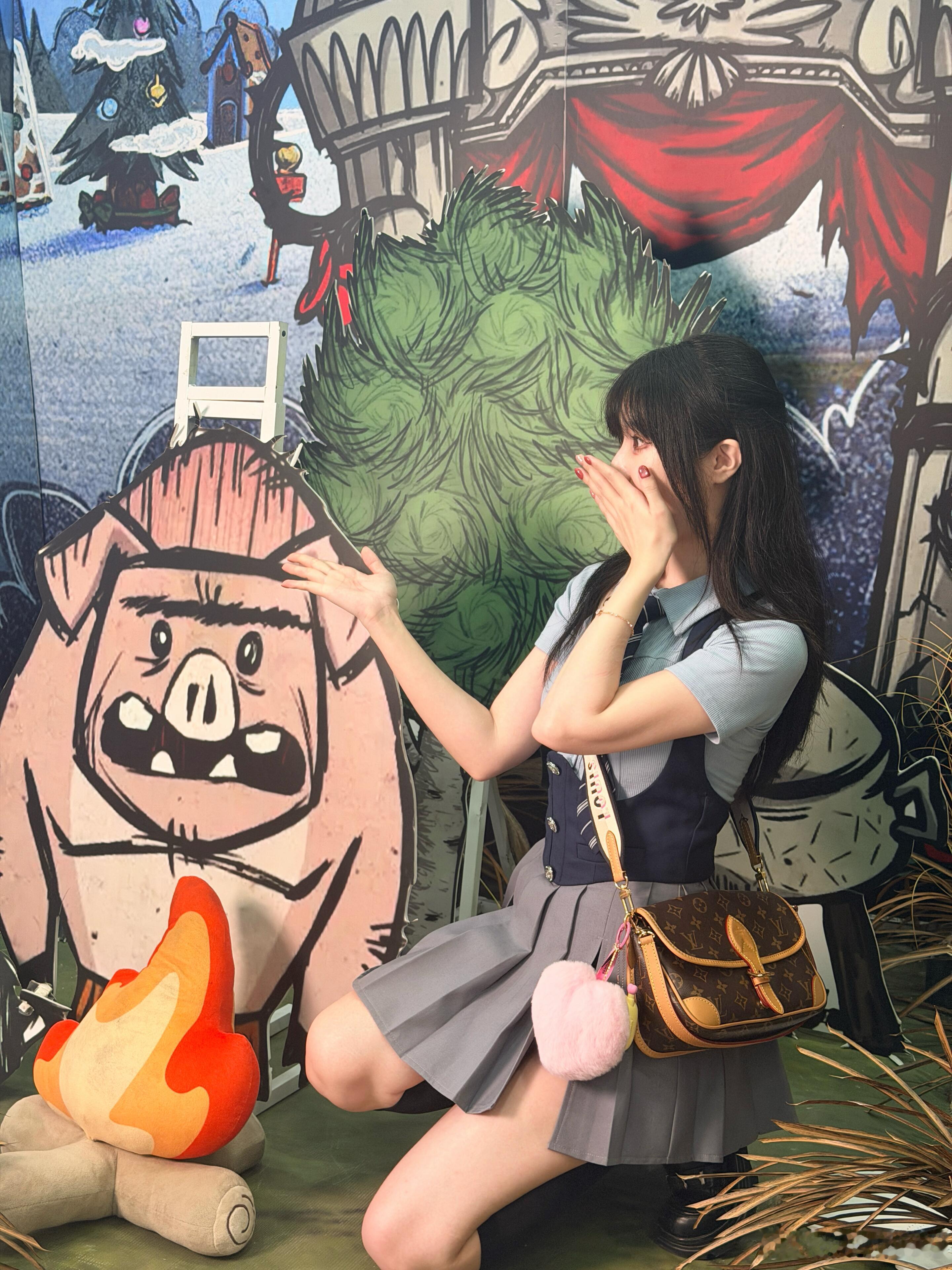 没出cos但被集邮了圈外人第一次去漫展…|真的是圈外人，看的动漫也不算多，但喜欢