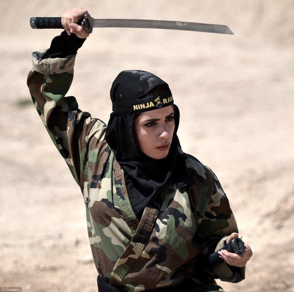 伊朗伊斯兰革命后的忍者。伊朗的女忍者学校（Kunoichi）自1989年成立以
