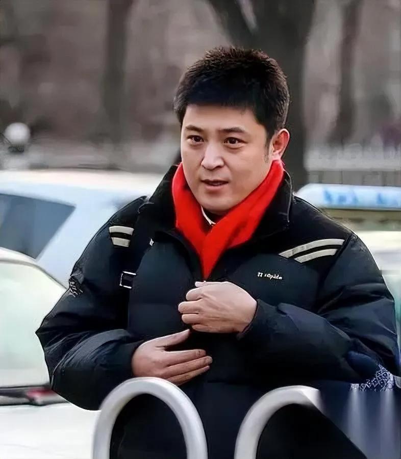 孙涛咋还不道歉？老公说了内幕昨天和老公聊起孙涛，他直摇头：这人现在是骑虎难下