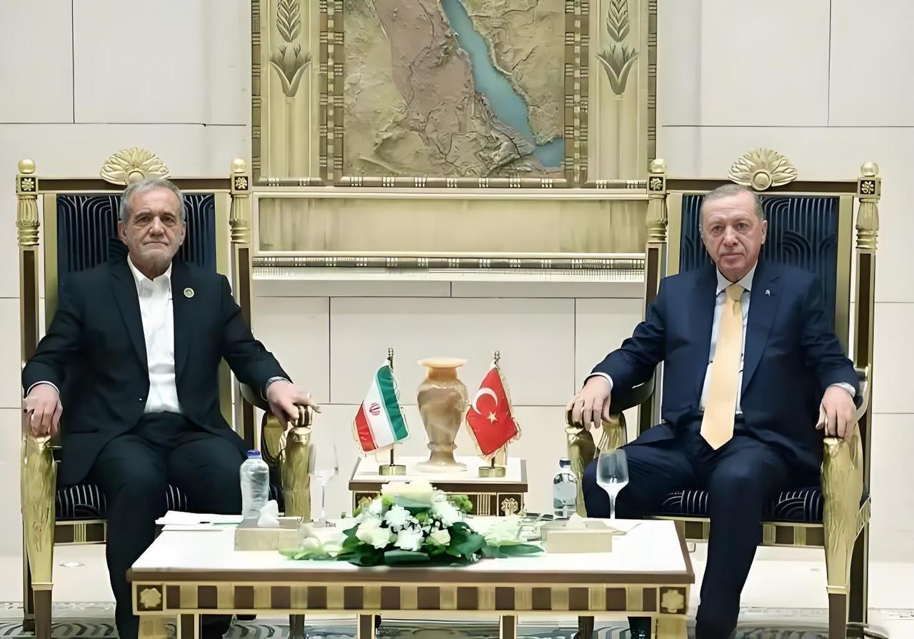 如果我是伊朗，我会选择与土耳其捆绑式合作，签一个类似于俄朝一样的战略伙伴关系条约