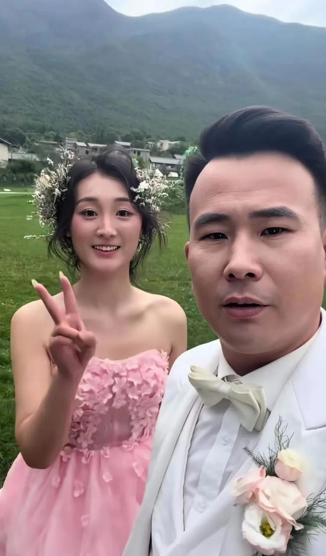 陈亚楠二婚老公照片一出，评论区都说这男人面相有点老，现在她离开大衣哥流量，自己开