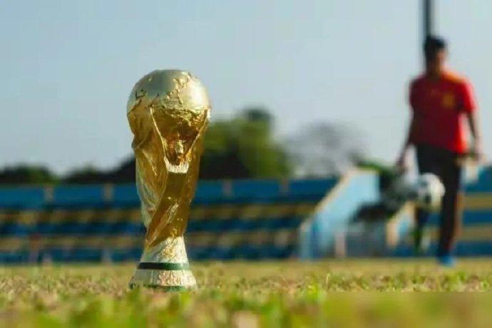 国际足联认怂了！ 5月4日联合早报的报道一出，体育圈炸开了锅——一向在版权市