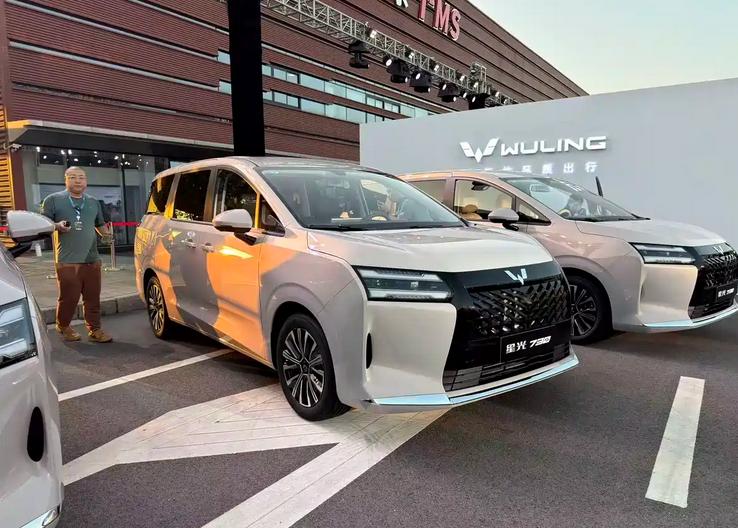 11月12日，汽节车社从上汽通用五菱官方了解到，星光730正式上市，共推出4款配