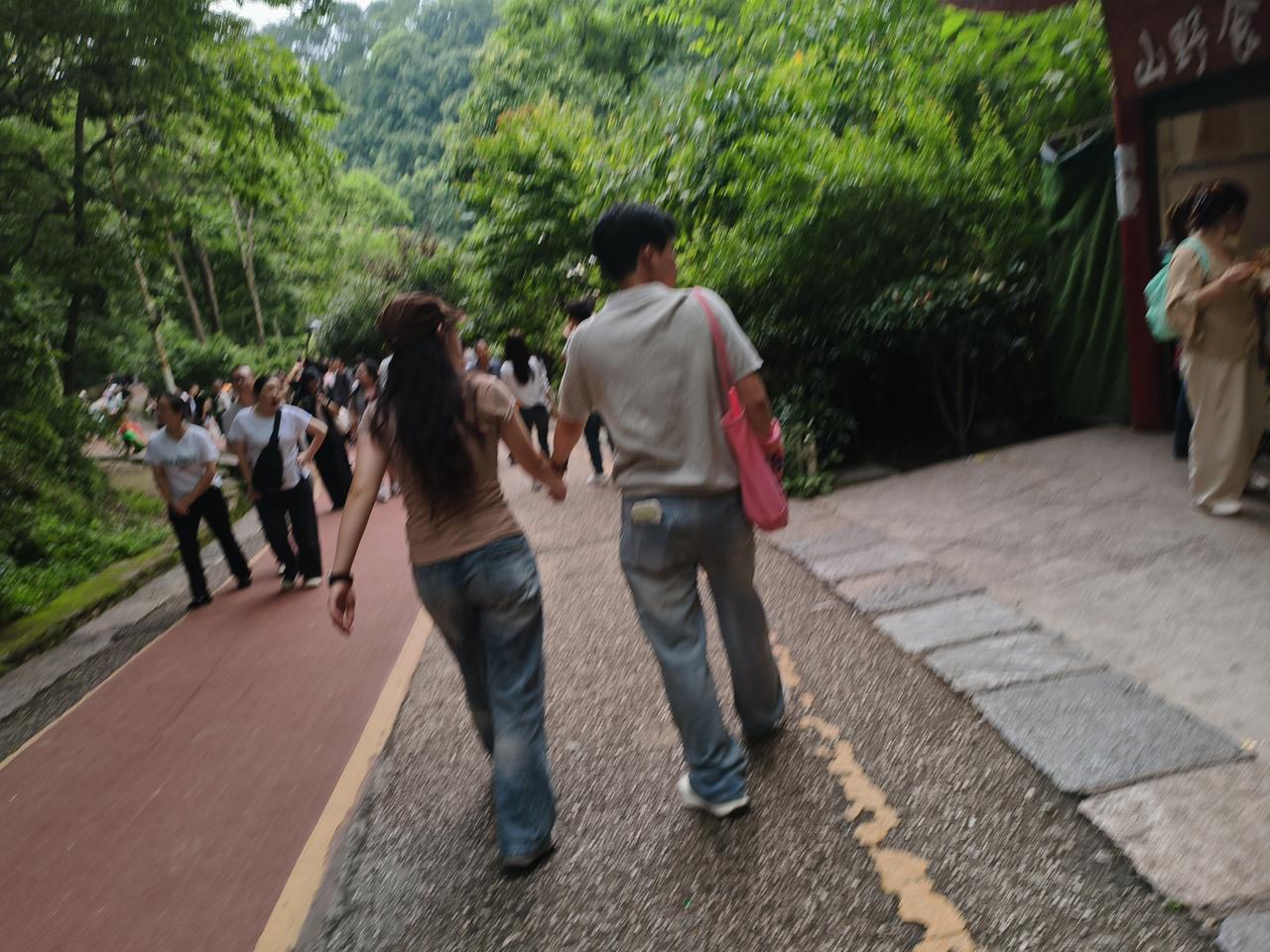 房价一定会涨吗？房价不会再涨是大概率！一，中国从前分房，若在分房？房子卖给谁