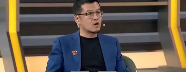 杨毅：王治郅不输诺维斯基！国内著名篮球评论员杨毅认为，王治郅个人能力不输诺维