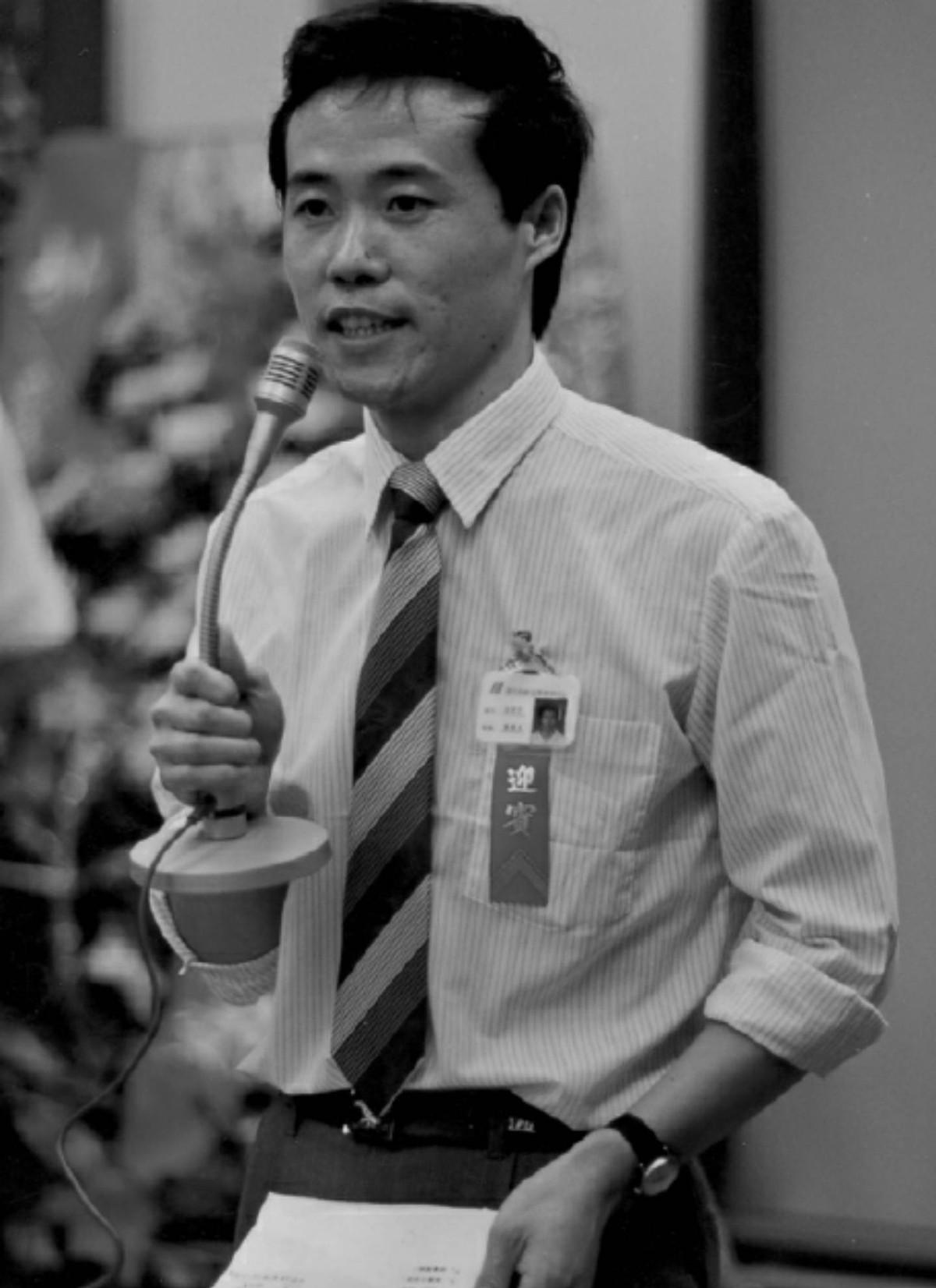 年轻时的王石是帅哥一枚，田朴珺年轻那会也是美女一个。时光匆匆，当年靓仔的他如今老