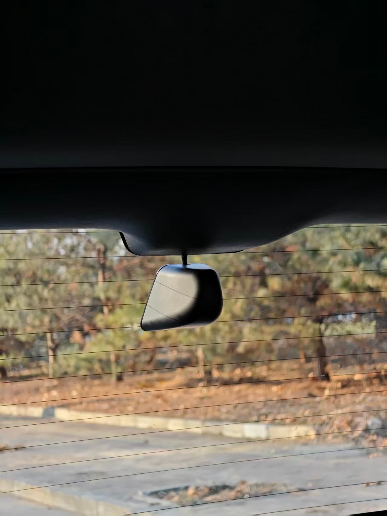 理想L系列官方电子后视镜加装摄像头的最终外观如图。