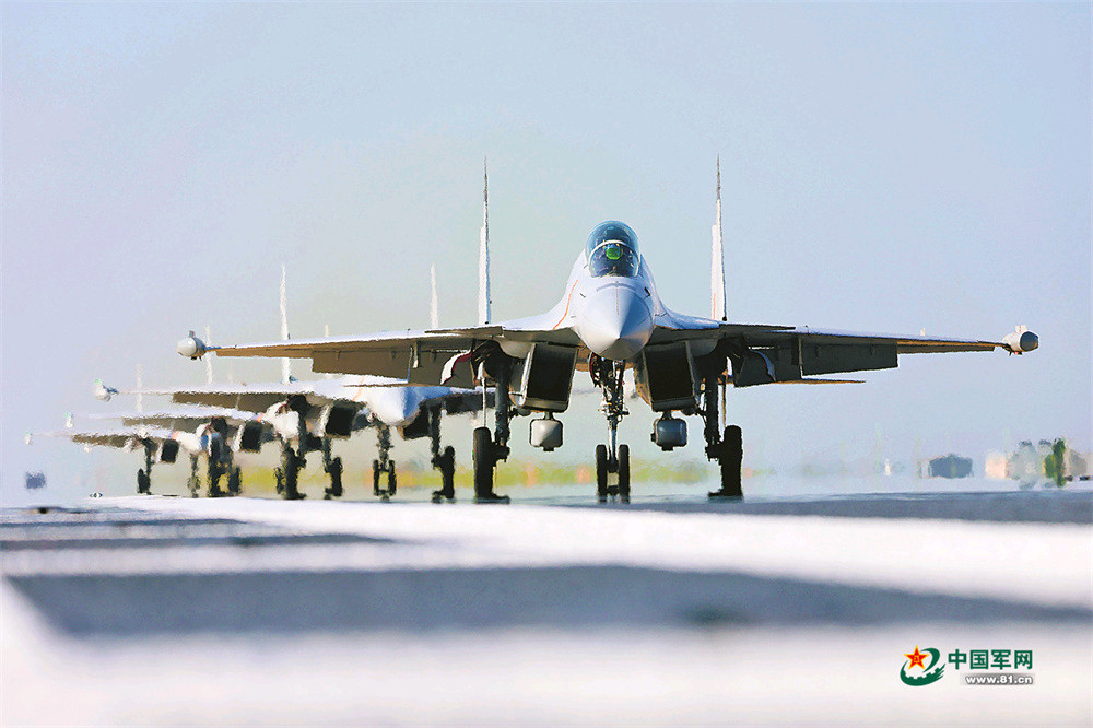 海航大歼-15DH、歼-15T漂亮烽火问鼎计划中国海军
