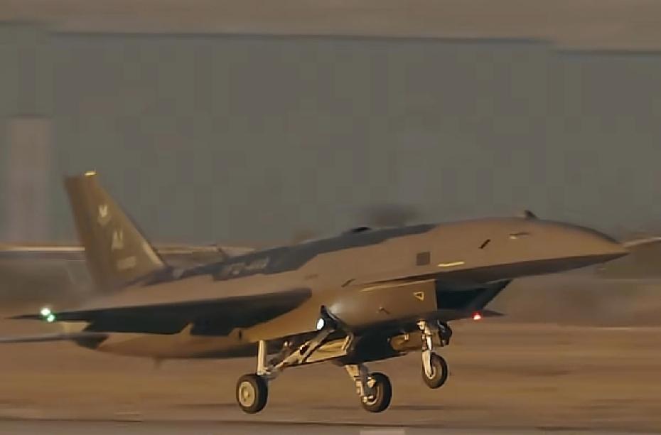 六代机还没见影，六代协同无人僚机先起飞了。美国真的是江良才尽了，以前见b2见F2