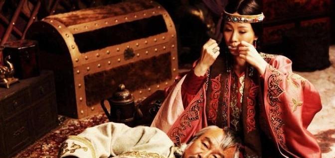 成吉思汗帐下迎来了一位不寻常的女人——乃蛮皇后古儿别速。她不是普通的俘虏，更不是