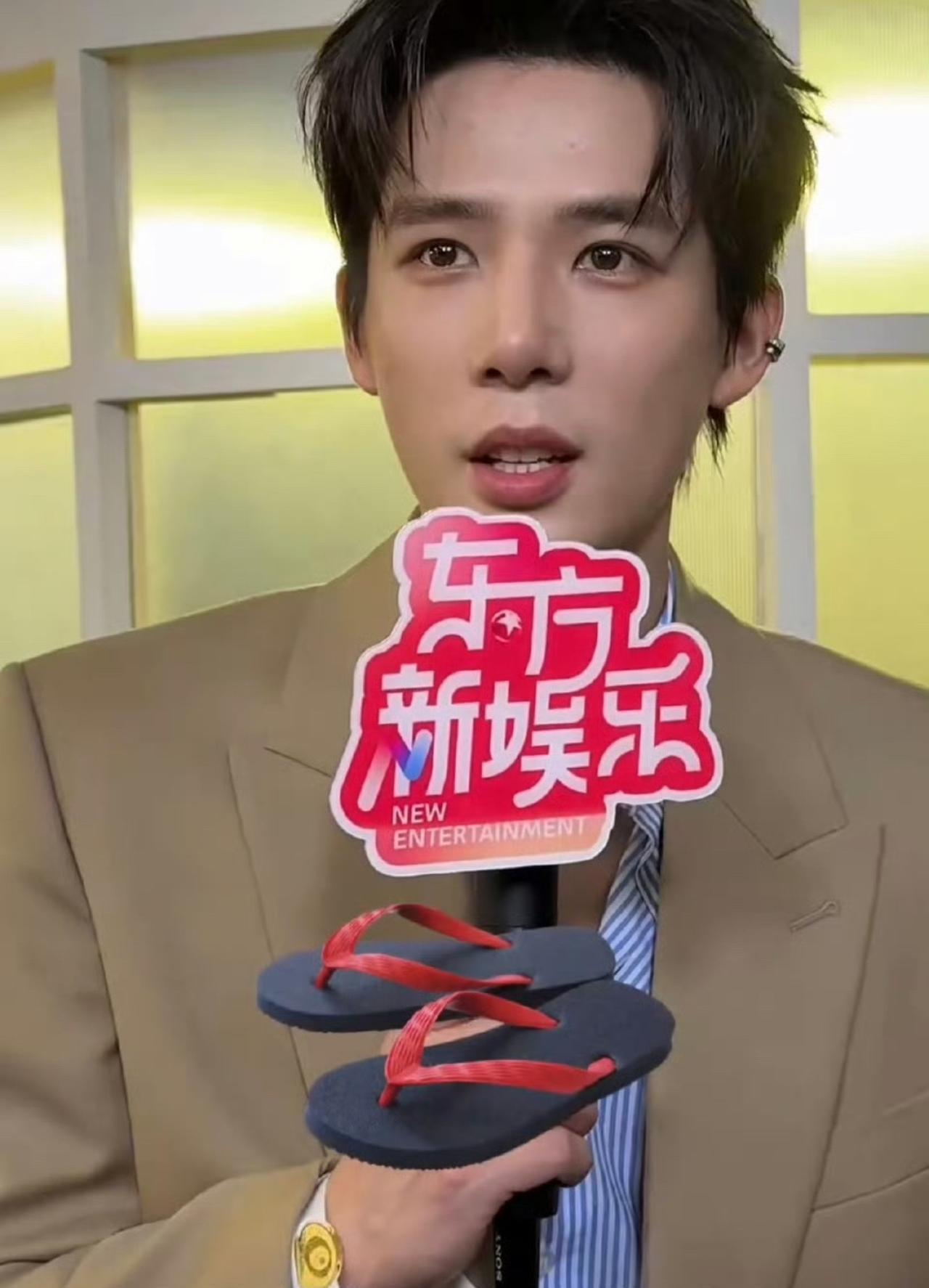 王安宇，不愧是在广东待过的帅哥！王安宇离开咱们大广东后，火速地以一阵帅气的造型