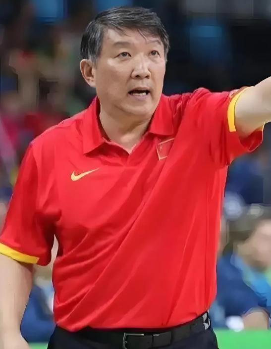 假如宫鲁鸣突然180度大转弯，招回李梦，你会觉得他是怂包还是英雄？估计80%