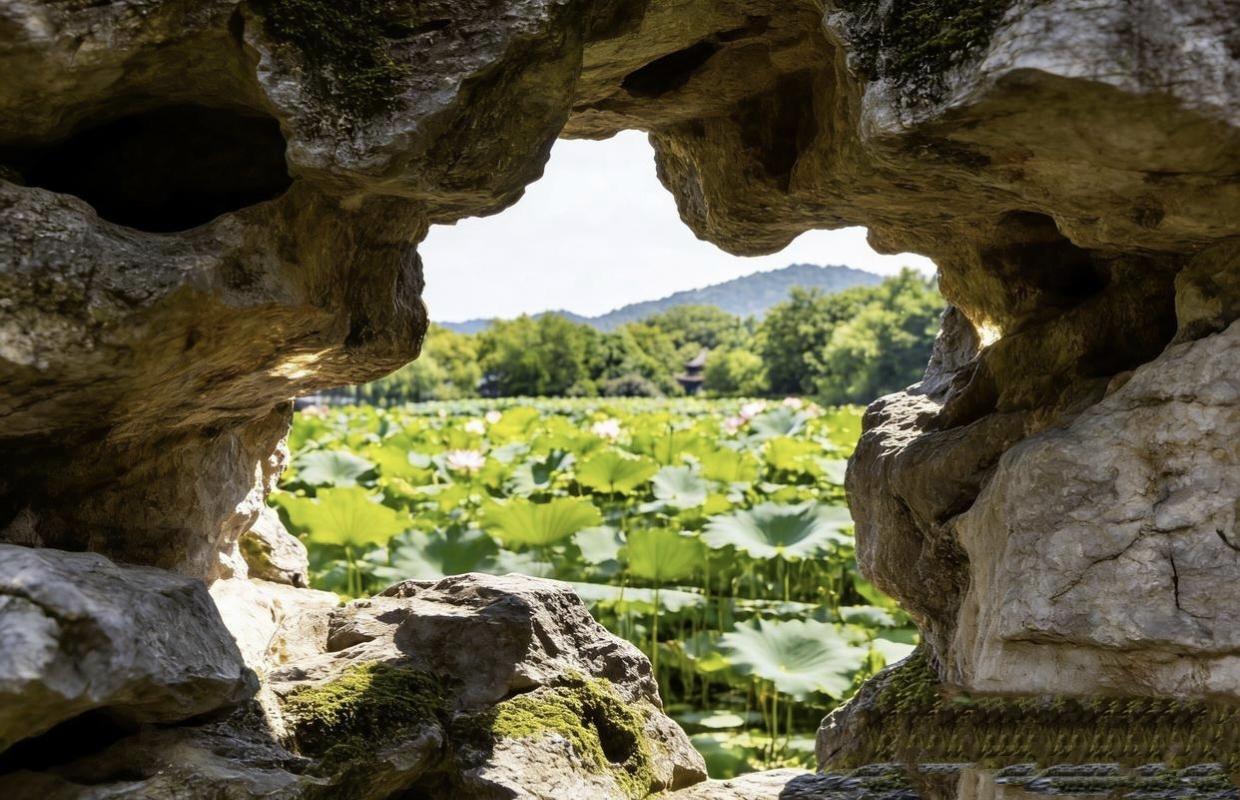 弟弟开零食店遇糟心事，女店员见生意火爆，直接要求涨薪1200，否则就离职！