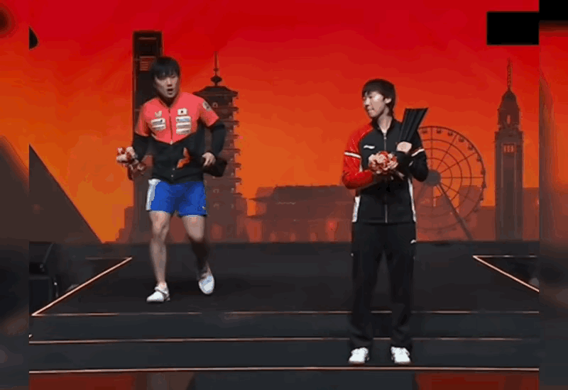 太搞笑了，张本智和太缺少领奖经验了，结果又闹笑话，有滑稽演员的潜质颁奖