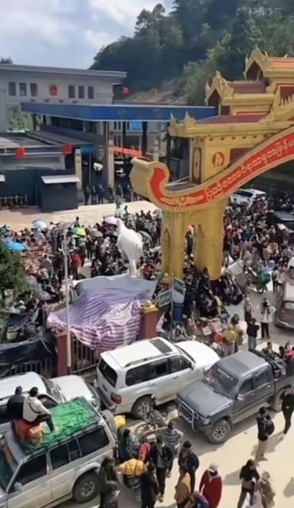 缅甸掸邦最近上演“卡脖子”大戏，从北往南的货车，只要拉的是中国货，直接被军方检查