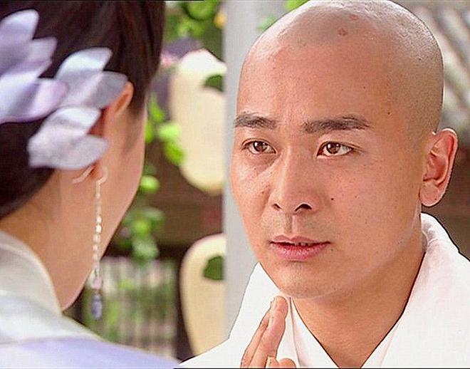 金庸小说连城诀里最不合理的地方。就是狄云为了躲避宝象恶僧，竟然一根根把自己的