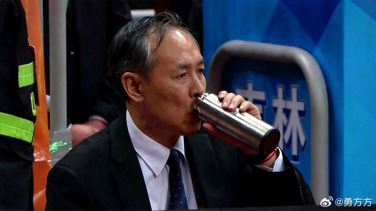 【许指导：比赛输了属于正常范围内，出现问题会激励我们】吉林男篮vs北京男篮赛后